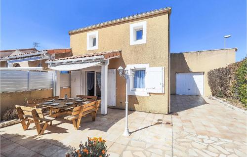 Amazing home in Portiragnes with Outdoor swimming pool and 3 Bedrooms : Maisons de vacances proche de Portiragnes