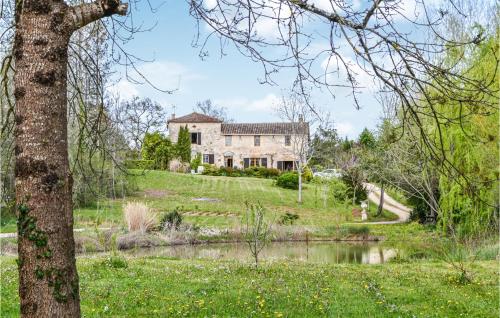 Nice Home In Dvillac With Outdoor Swimming Pool, Wifi And 3 Bedrooms : Maisons de vacances proche de Biron