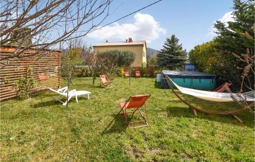 Nice Home In Mirabel-aux-baronnies With Outdoor Swimming Pool, Wifi And Private Swimming Pool : Maisons de vacances proche de Piégon