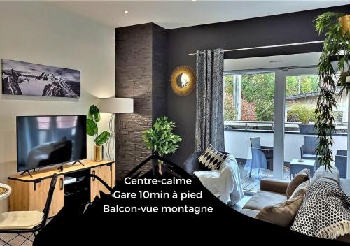 Black&White Home-by So'SerenityHome-Balcon-Parking : Appartements proche de Cluses