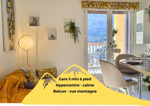 Yellow Home-by So'SerenityHome-balcon vue montagne-mezzanine : Appartements proche de Marnaz