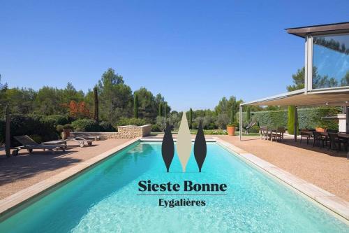 Sieste Bonne maison luxueuse avec piscine privée : Maisons de vacances proche d'Eygalières