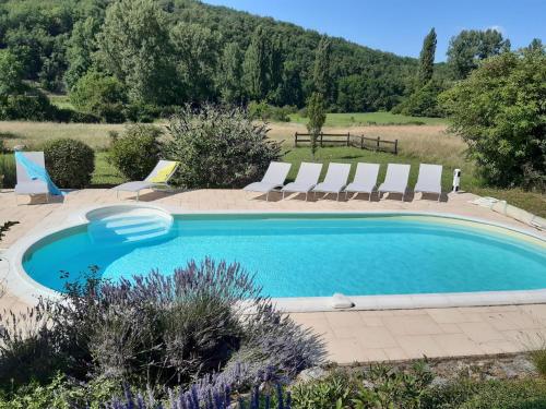 Luxury holiday home in Léobard with private pool : Maisons de vacances proche de Saint-Martial-de-Nabirat