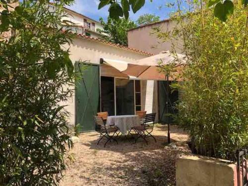 Adorable guest house/annexe avec terrasse : Maisons de vacances proche de Roquebrun