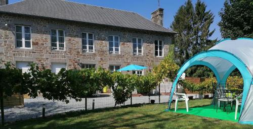 Le Château du Bonheur, Piscine, Sauna et Jacuzzi : Maisons de vacances proche de Le Mesnil-Amand