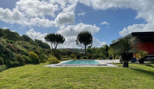 Panoramic Countryside Villa - pool & jacuzzi : Villas proche de Valence