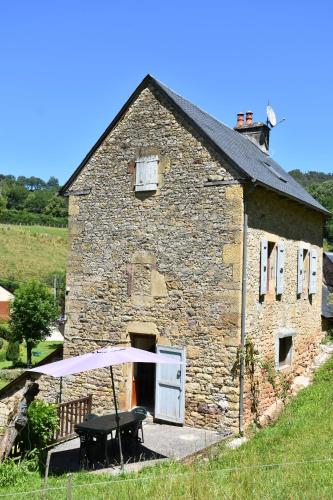 Moulin niché au coeur d-un lieu-dit bucolique : Maisons de vacances proche d'Aurelle-Verlac