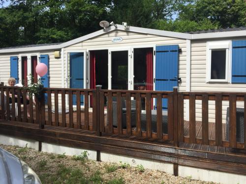 Mobile Home Chalet luxe : Campings proche de Saint-Arnoult-en-Yvelines