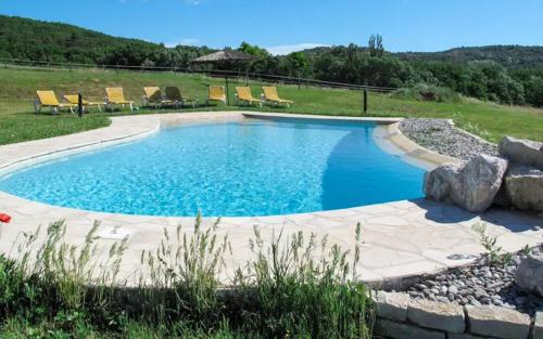 Villa de 5 chambres avec piscine privee jardin amenage et wifi a Saint Maime : Villas proche de Volx