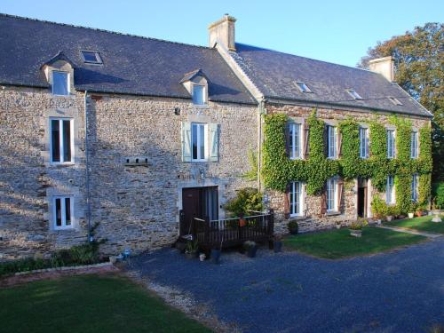 Cosy cottage in Sainte-Marguerite-d-Elle with barbecue : Maisons de vacances proche de Saint-Jean-de-Savigny