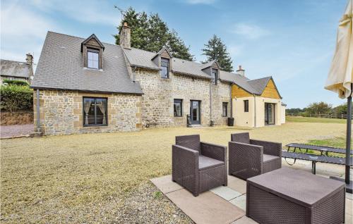 Nice Home In Courson With Wifi And 5 Bedrooms : Maisons de vacances proche de Le Mesnil-Benoist