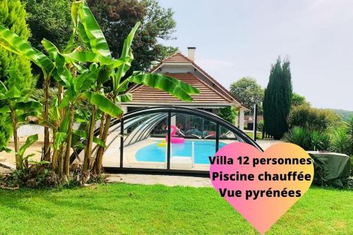 Villa avec superbe vue pyrénées + piscine chauffée- 12 personnes : Villas proche de Géus-d'Arzacq