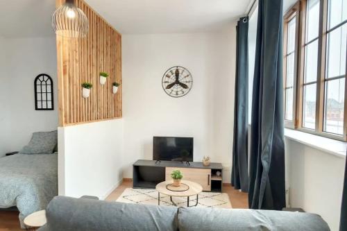 Grand Appart moderne gare 4pers Wifi : Appartements proche d'Alaincourt