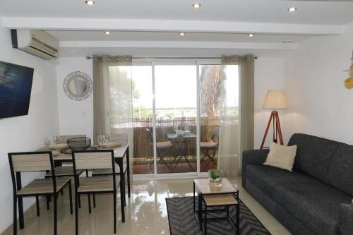 Charming air-conditioned Riveira T1 Duplex with sea view : Appartements proche de Biot