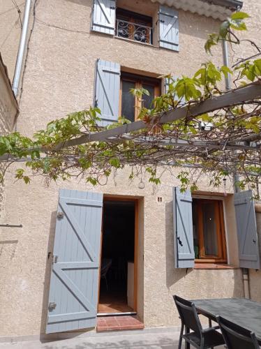 Maison de village à Riez : Maisons de vacances proche de Saint-Julien-d'Asse
