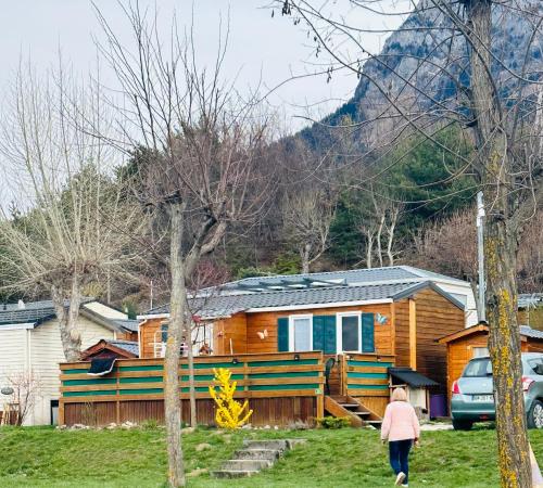 Mobil Home cosy, un havre de paix au camping des Granges ( Lac Serre Poncon ) : Campings proche de Rousset