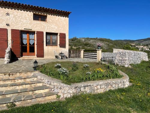 Le Castellaras - La Manonegra - Entre mer et montagne, endroit typique, nature, calme : Appartements proche de Le Broc