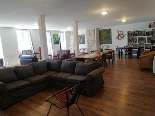 logement entier spacieux et confortable à 1 h de Paris : Appartements proche de Villeneuve-la-Dondagre