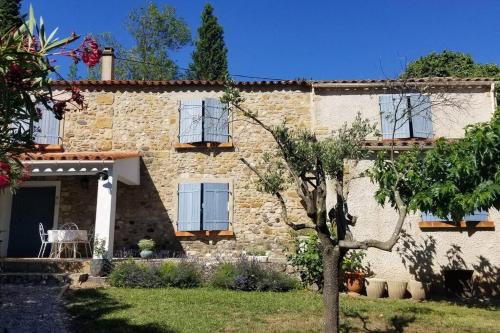 Mas de la Treille avec piscine, jardin et calme : Maisons de vacances proche de Ceilhes-et-Rocozels