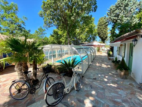 Villa de charme très grand confort à pied du centre historique d-Uzés : Maisons de vacances proche de Serviers-et-Labaume