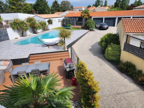 Villa piscine à 10 min de la Mer et des Plages : Villas proche d'Olonne-sur-Mer