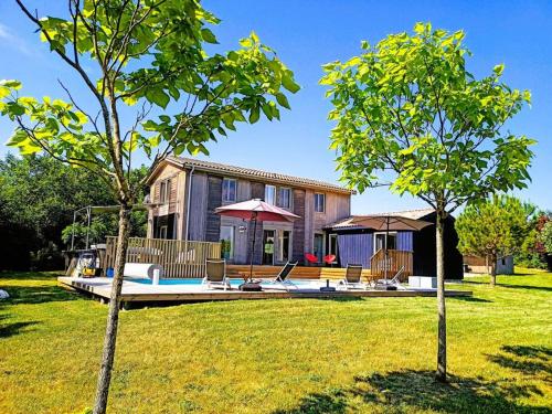 Maison Les Terrasses, 4 star rated wooden house : Maisons de vacances proche de Villeréal
