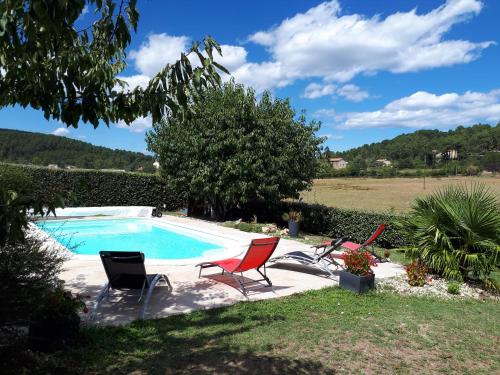 Gîte la Pradelienne en Cévennes avec piscine privée : Maisons de vacances proche de Laval-Pradel