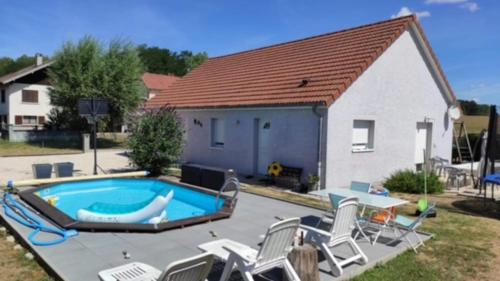 Maison avec piscine : Maisons de vacances proche de Magny-Jobert
