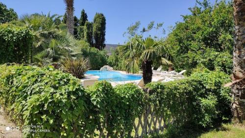 Holiday rental 7 bedrooms for 16 people in Languedoc Roussillon : Maisons de vacances proche de Mirepeisset