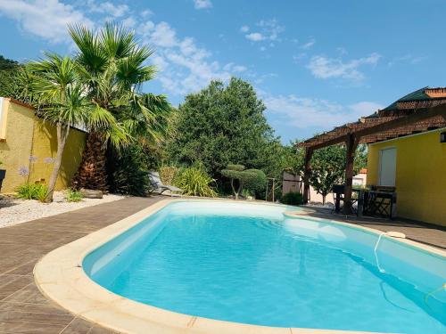 Très belle villa, piscine chauffée, vue imprenable : Villas proche de Le Perthus