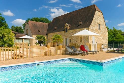 La Barde Montfort, votre maison d'hôtes à 4 kms de Sarlat Dordogne : B&B / Chambres d'hotes proche de Vitrac