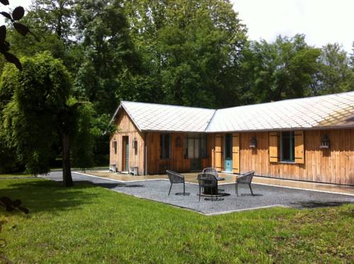 Le Pavillon du Lac : Maisons de vacances proche de Saint-Médard-d'Eyrans