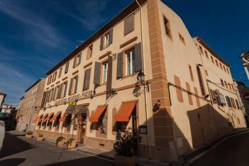 Hotel Moderne Et Pigeon : Hotels proche de Saint-Martin-de-Villereglan