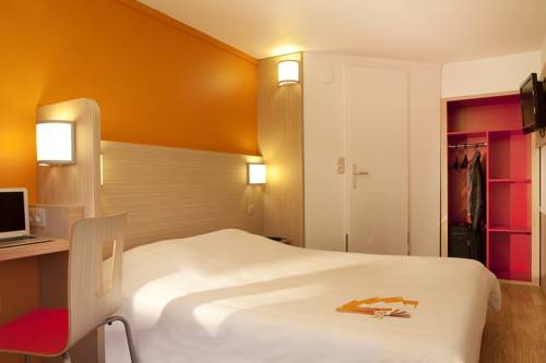 Premiere Classe Valenciennes Ouest Petite Foret : Hotels proche de Thun-Saint-Amand