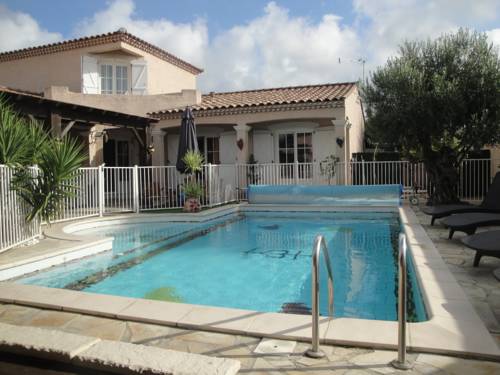 Villa Lombrine : Maisons de vacances proche de Marsillargues