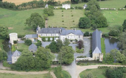 Chateau de Vouilly : B&B / Chambres d'hotes proche de Les Oubeaux