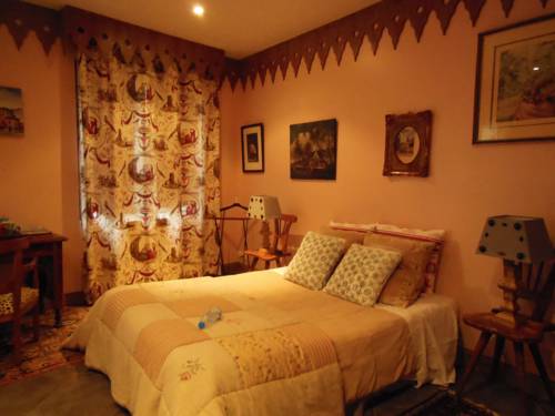 Les Bains Bed & Breakfast : B&B / Chambres d'hotes proche d'Arces-Dilo
