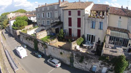 Les Terraces Sur La Dordogne : B&B / Chambres d'hotes proche de Caplong
