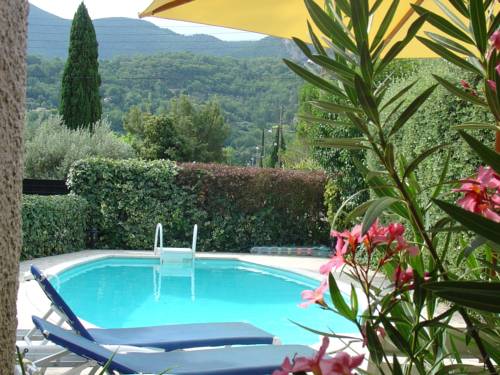 Beautiful Villa in Nyons with Swimming Pool : Villas proche de Châteauneuf-de-Bordette