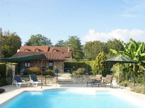 Attractive holiday home in Montcl ra with pool : Maisons de vacances proche de Frayssinet-le-Gélat