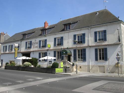 Logis Hostellerie Du Cheval Blanc : Hotels proche de Pouzay
