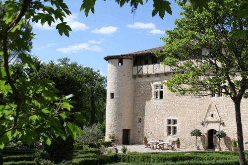 Château de Mayragues : Maisons de vacances proche de Sainte-Cécile-du-Cayrou
