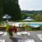 Maisons de vacances Cozy Holiday Home in Coux et Bigaroque with a Private Pool : photos des chambres