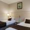 Hotels The Originals Access, Hotel La Dousseine, Dreux Nord (Inter-Hotel) : photos des chambres