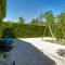 Maisons de vacances Modern Holiday Home in Barry d Islemade with Pool : photos des chambres