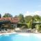 Maisons de vacances Attractive holiday home in Montcl ra with pool : photos des chambres
