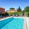 Maisons de vacances Maison de 3 chambres avec piscine privee jardin clos et wifi a Castelnou : photos des chambres