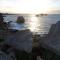Maisons de vacances Maison de 4 chambres a Plougrescant a 400 m de la plage avec vue sur la mer jardin clos et wifi : photos des chambres