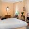 Hotels Hotel Chateau Clery : photos des chambres