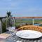 Maisons de vacances Mansion in Cuzy with Swimming Pool Terrace and Heating : photos des chambres